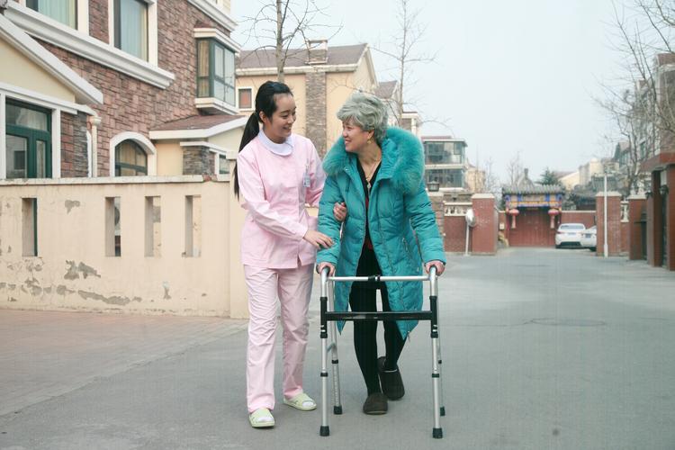 开一家家政公司启动资金需要多少？