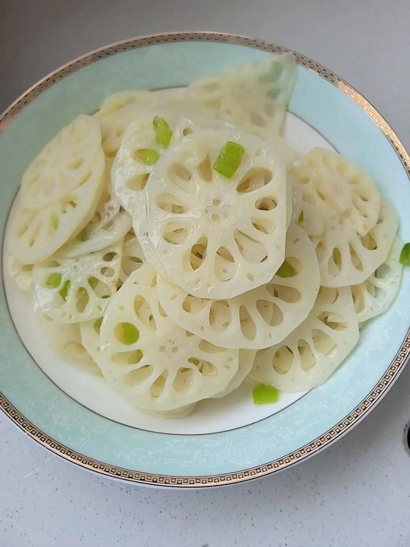 月嫂和普通保姆有什么区别？怎么选更放心？